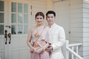 ชุดไทยเจ้าสาว ชุดไทยจักรพรรดิ์ เช่าที่แบมบี้ เวดดิ้ง ห้วยขวาง